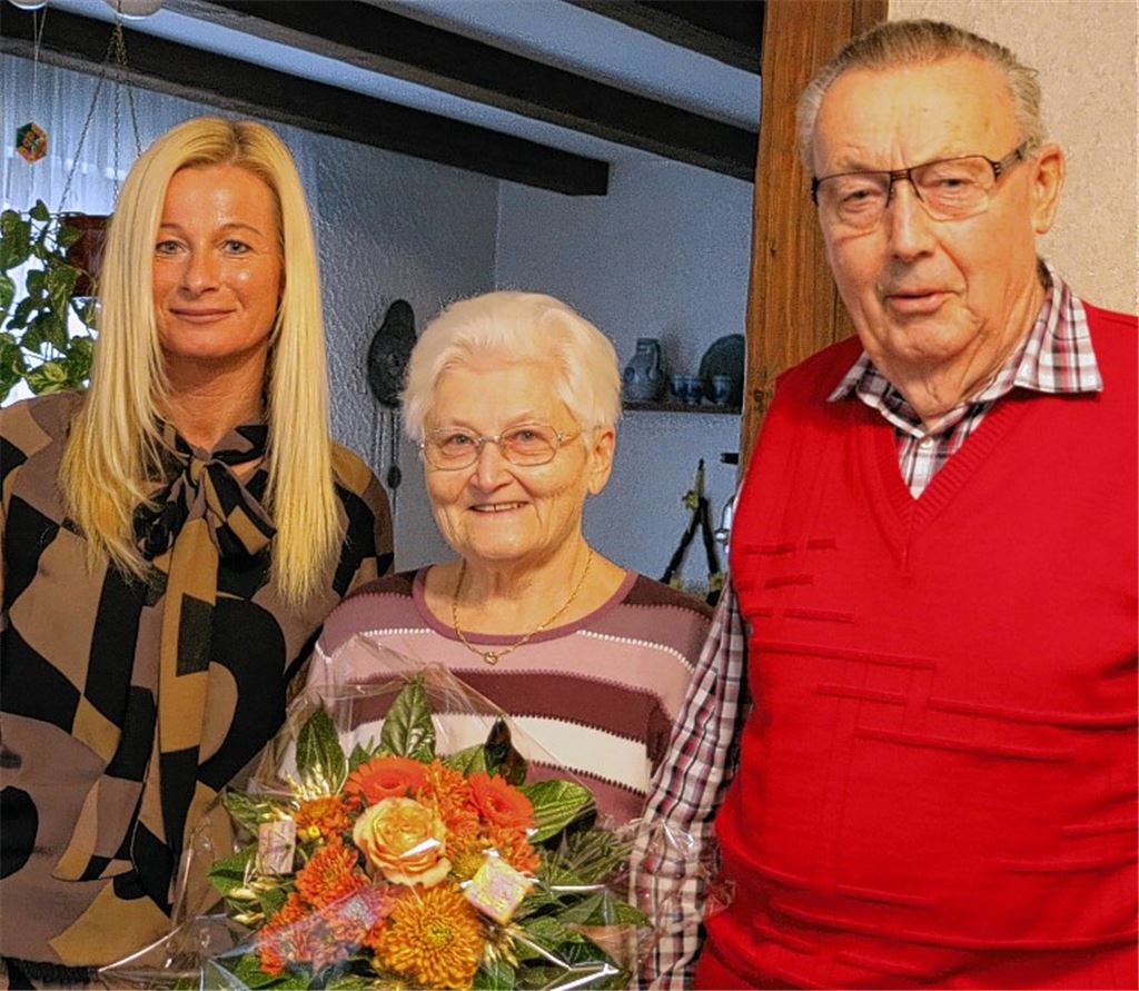 Ehepaar Fischer hört morgens den Zeitungsboten