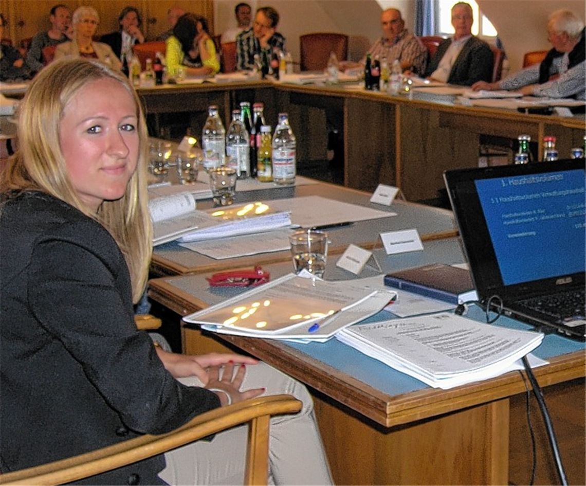Nadine Pfaffeneder im Ratssaal.