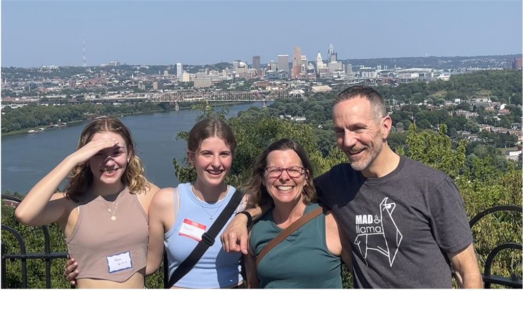 Naemi Schwing (2.v.li.) mit ihrer Gastfamilie in Cincinnati. Fotos: privat
