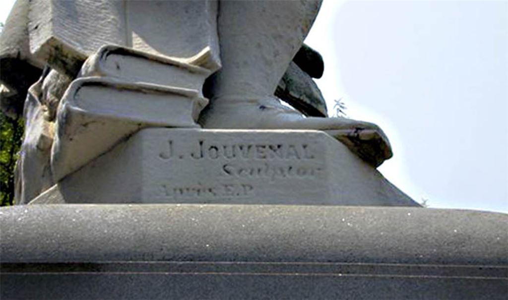 Name des Künstlers an der Franklin-Statue. Foto: Goethe-Institut Washington/William Gilcher