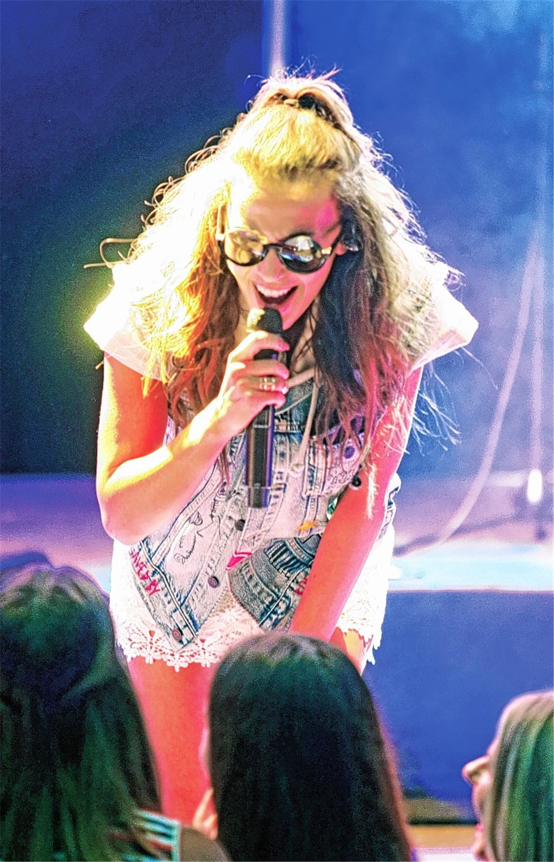 Spaß-Konzert mit Namika erlebt ein stürmisches Finale