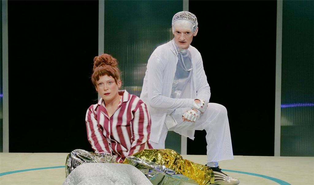 Natalja Maas und Manuel Krstanovic in „Wonderland Ave“

.
