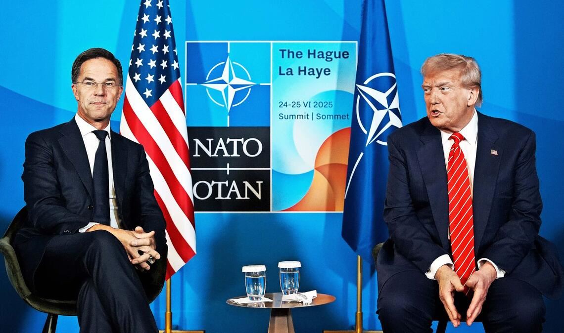 Nato-Generalsekretär Mark Rutte (li.) mit US-Präsident Donald Trump beim Bündnis-Gipfel in Den Haag im Juni 2025