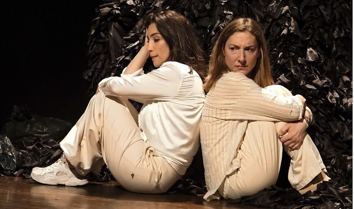 Neslihan Arol (rechts) mit ihrer Schauspielkollegin Aysel Yildirim.