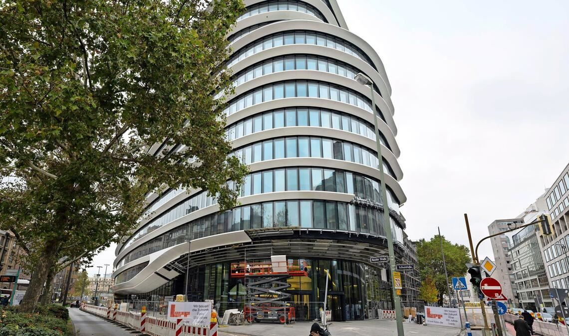 Nestlé-Deutschlandzentrale in Frankfurt: Der Konzern bündelt nach einem Gewinnrückgang 2025 die Kräfte (Symbolfoto).