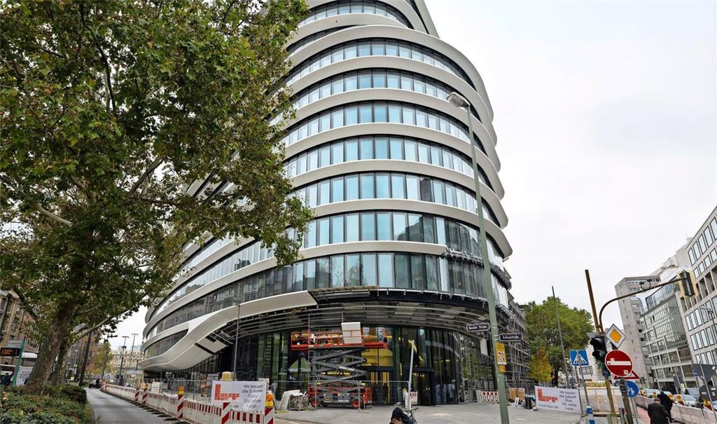 Nestlé-Deutschlandzentrale in Frankfurt: Der Konzern bündelt nach einem Gewinnrückgang 2025 die Kräfte (Symbolfoto).