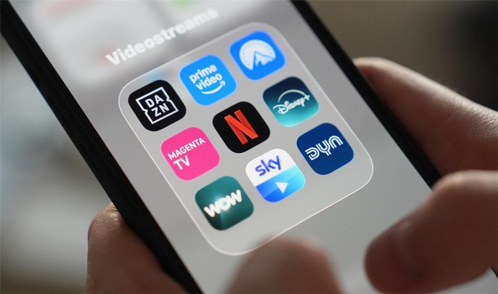 Netflix, Amazon Prime, Disney+ und die großen Fernsehsender sollen verpflichtet werden, auch Geld in europäische Produktionen zu stecken. (Symbolbild)