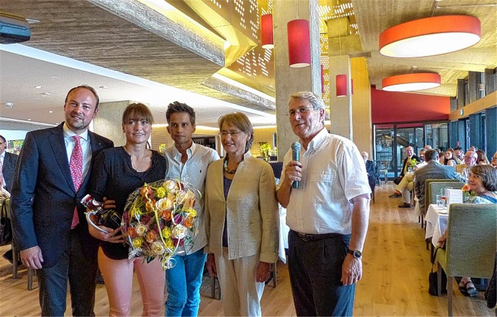 Neuanfang (v. li.): Johannes Schweizer (Brauhaus), Maximilian Müssle und Lisa Kleiner (Betreiber des Ratskellers), Andrea und Wolfgang Scheidtweiler (Brauhaus-Geschäftsführung).