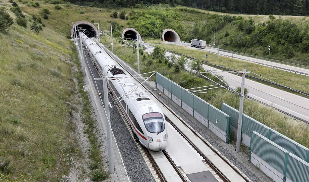 Neue Bahnstrecken werden im Verhältnis zum Neubau von Straßen seltener realisiert.