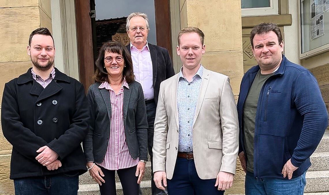 Neue Kräfte für die Gemeinde Ötisheim (v.li.): Christian Bauer, Petra Pfau, Bürgermeister Werner Henle, Kevin Wagner und Frank Brunner. Foto: privat