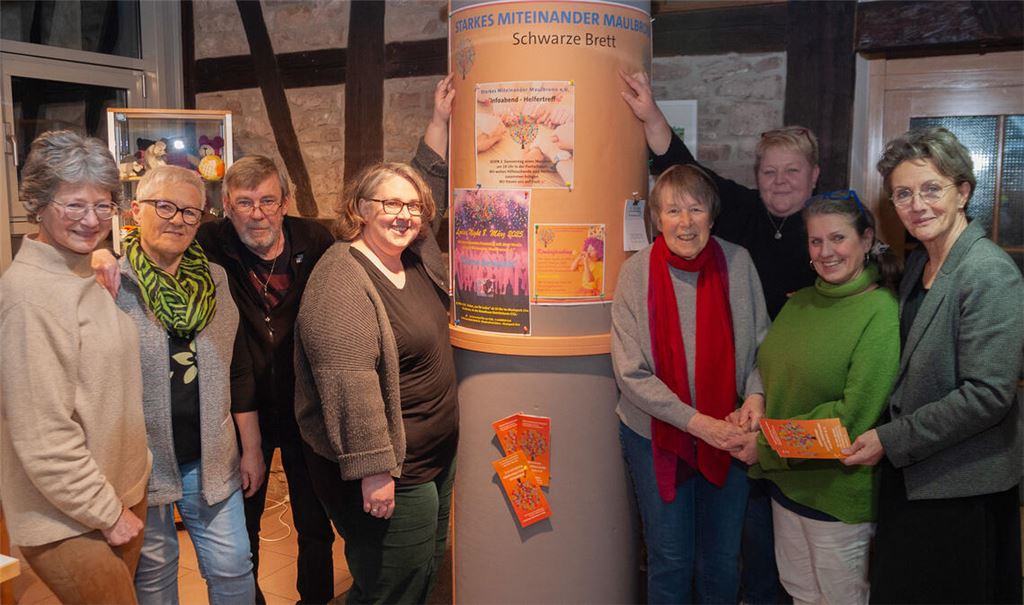 Neue Mitstreiter(innen) willkommen: die Vorsitzende Susanne Kiefner (re.) und das Vorstands- und Helferteam des Vereins „Starkes Miteinander Maulbronn“. Foto: Fotomoment