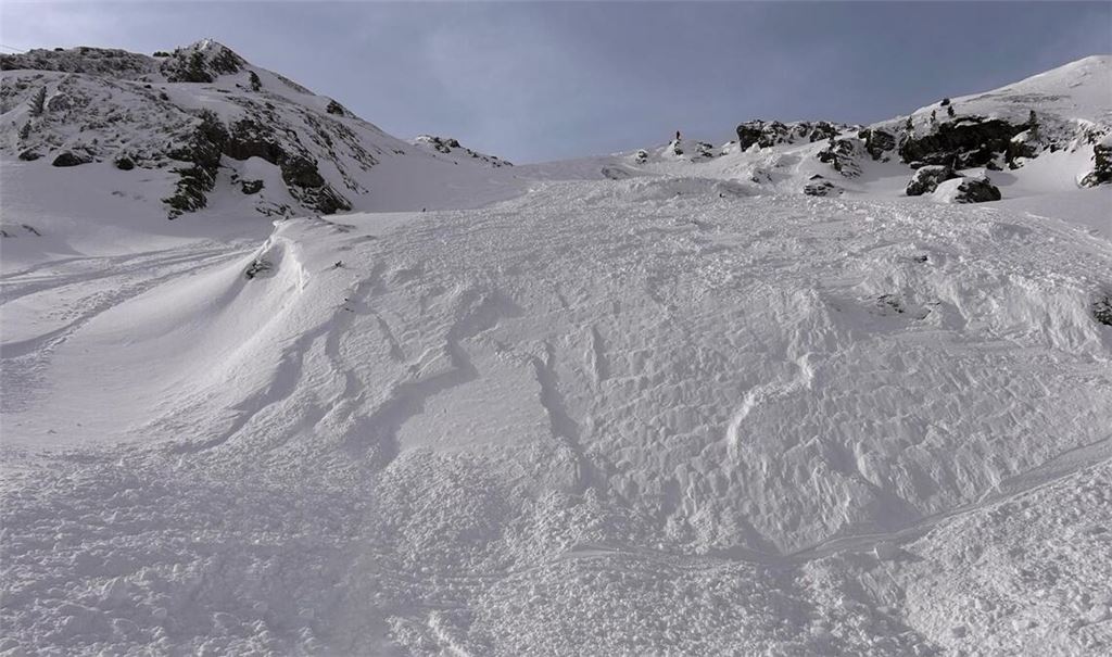 Neue Schneefälle erhöhen die Lawinengefahr in Österreich.