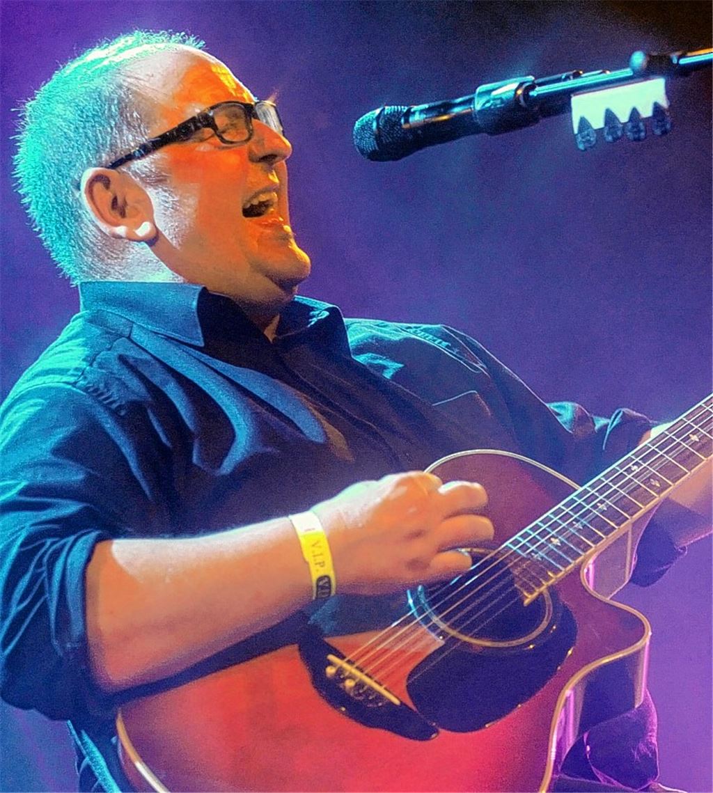 Harry Klenk kehrt mit „Roadsong“ auf die Bühne zurück