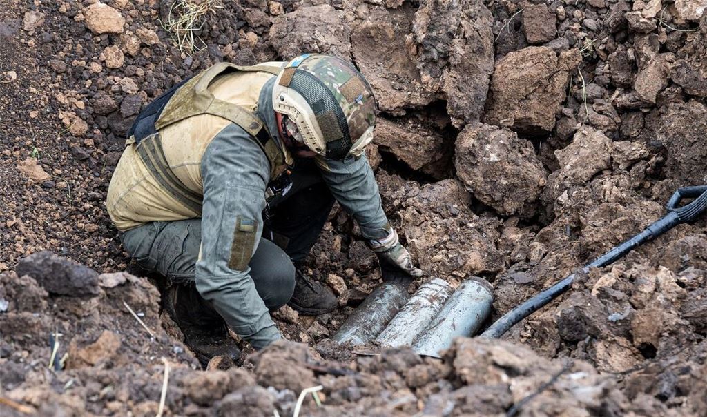 Nicht explodierte, mutmaßlich russische Munition, sol zerstört werden.