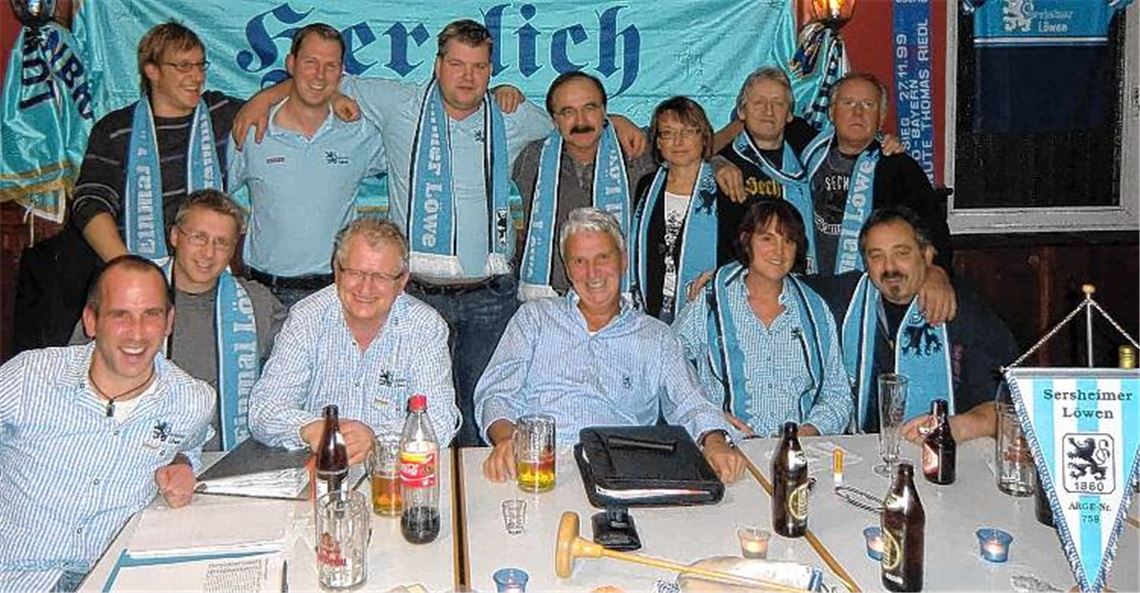 Nicht ganz vollzählig, aber wie immer gut gelaunt: 13 der zurzeit 18 MItglieder der „Sersheimer Löwen“. Wer in den Verein eintreten will, muss zuvor 41 Gleichgesinnte finden. Foto: privat