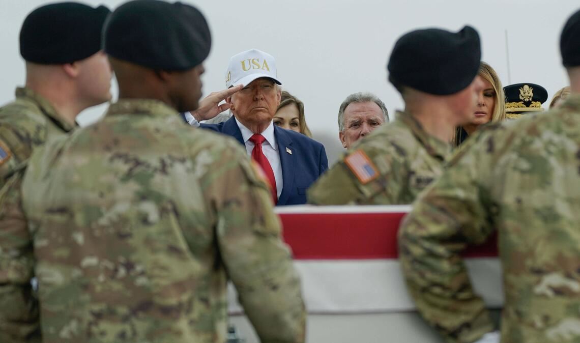 Nicht gut für Trumps Ansehen: Mindestens sieben Soldaten sind im Iran-Krieg bisher ums Leben gekommen. Das Pentagon gab zudem rund 140 Verletzte bekannt.