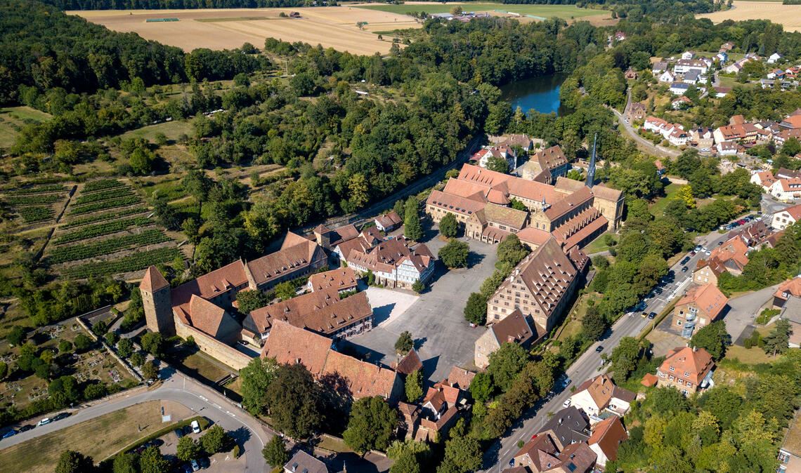 Nicht jeder ist von der Stelle, die sich rund ums Kloster dreht, restlos überzeugt. Foto: Archiv