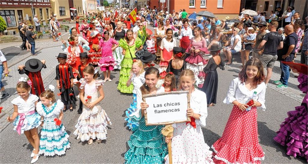 Böllerschüsse und spanisches Flair