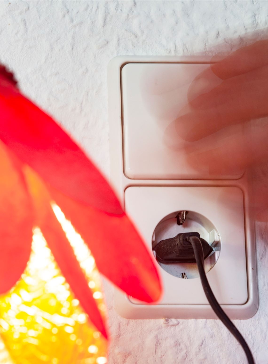 Nicht nur Privatleute, auch Kommunen müssen Strom sparen. Foto: Fotomoment