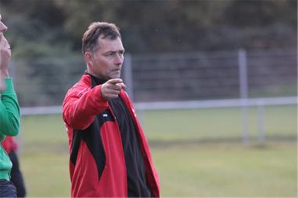 Nicht steil nach oben, sondern allmählich aufwärts  so stellt sich Trainer Ulli Stengel die Entwicklung bei der SG Ölbronn-Dürrn vor. Archivfoto: Eigner