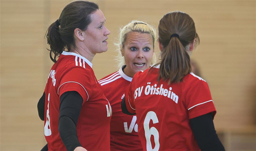 Nicht zufrieden: Marie-Therese Rothmaier, Irina Kuhn und Anna Winkler (v.li.). Foto: Rubner