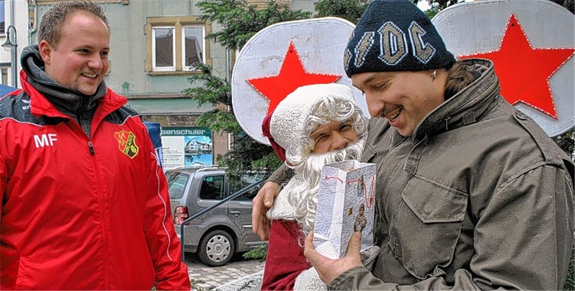 Nikolaus, bist ein guter Mann: Große und kleine Kinder waren willkommen. 