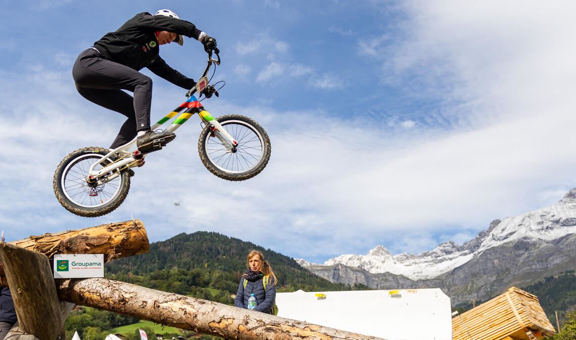 Nina Reichenbach bei einem Weltcup-Wettbewerb im Sommer. Nun will sie in Abu Dhabi ihren WM-Titel verteidigen. 