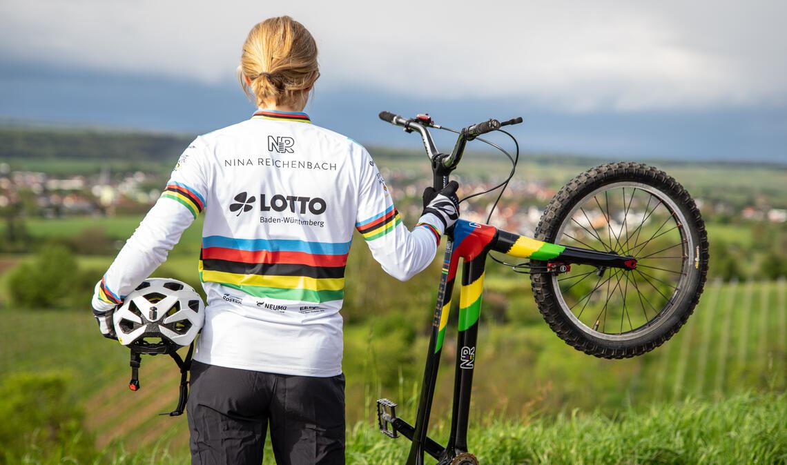 Nina Reichenbach hat sich für dieses Jahr viel vorgenommen. Das Regenbogen-Trikot will sie im Dezember auf keinen Fall abgeben. 