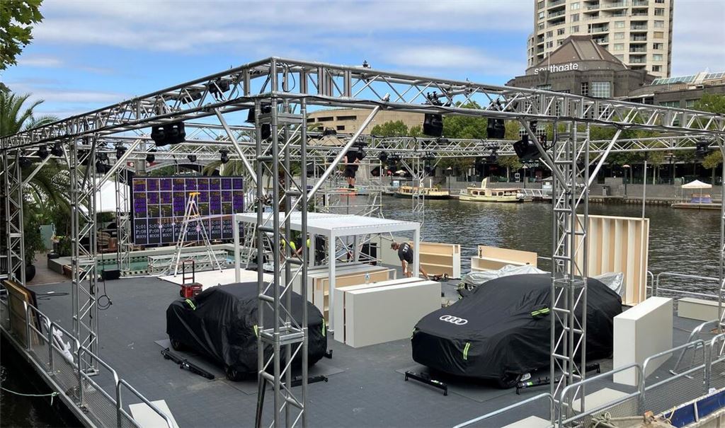 Noch gibt's nicht viel zu sehen auf dem Fan-Hauptquartier von Audi.