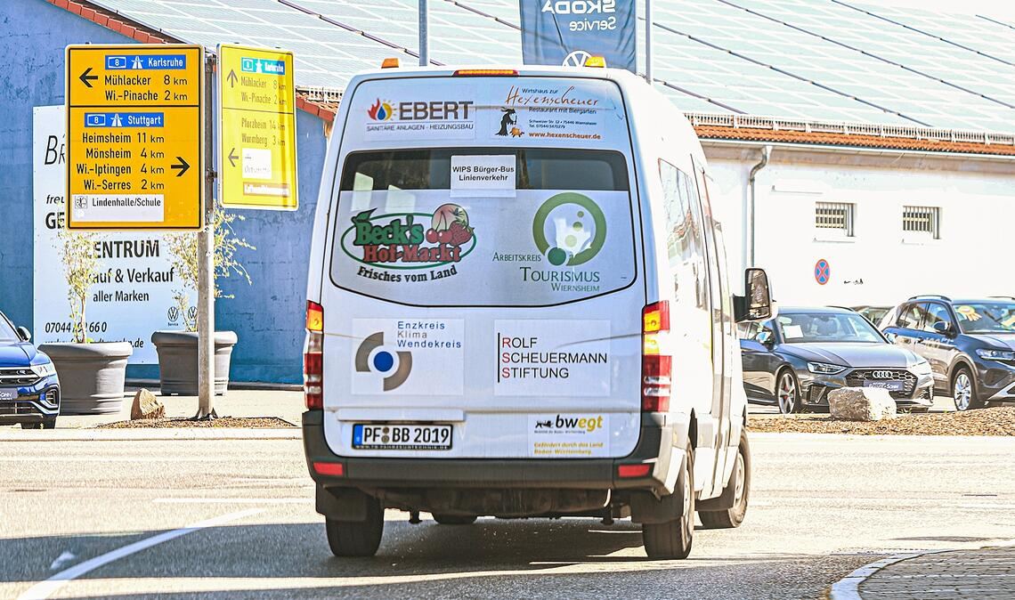 Noch im Einsatz als Bürgerbus in Wiernsheim: der Mercedes Sprinter. Foto: Schüller