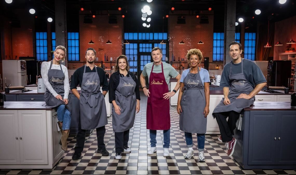 Noch im Rennen um den Goldenen Cupcake: (v.l.n.r.) Anna-Carina Woitschack; René Casselly; Rebecca Immanuel; Thomas Helmer; Arabella Kiesbauer; Alexander Mazza