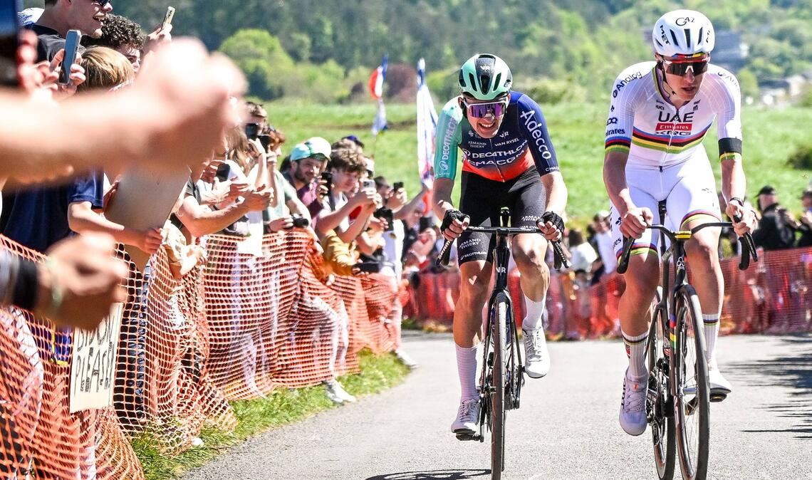 Noch ist Tadej Pogacar (re.) einen Tick stärker als Paul Seixas – wie er zuletzt bei Lüttich-Bastogne-Lüttich zeigte.