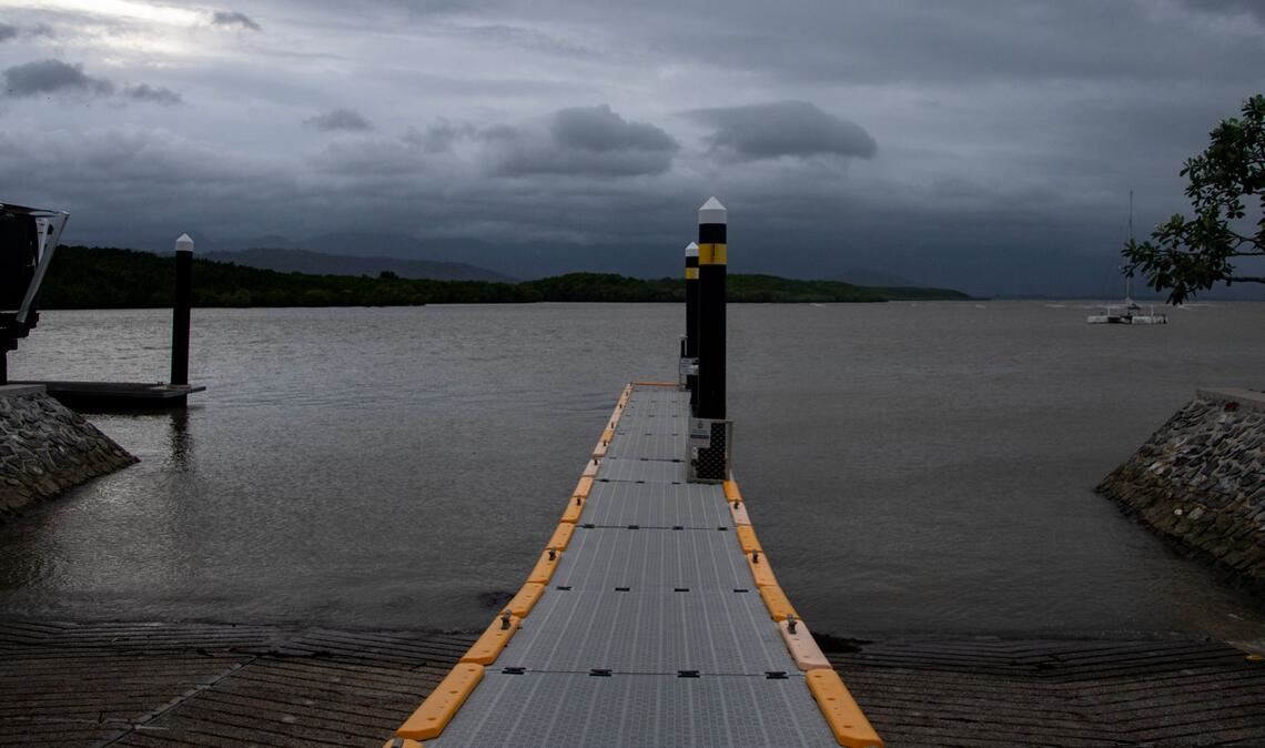 Noch ist die See ruhig, aber die Sturmwolken ziehen auf: Die Behörden warnen vor Böen von mehr als 250 Kilometern pro Stunde durch den Zyklon "Narelle".
