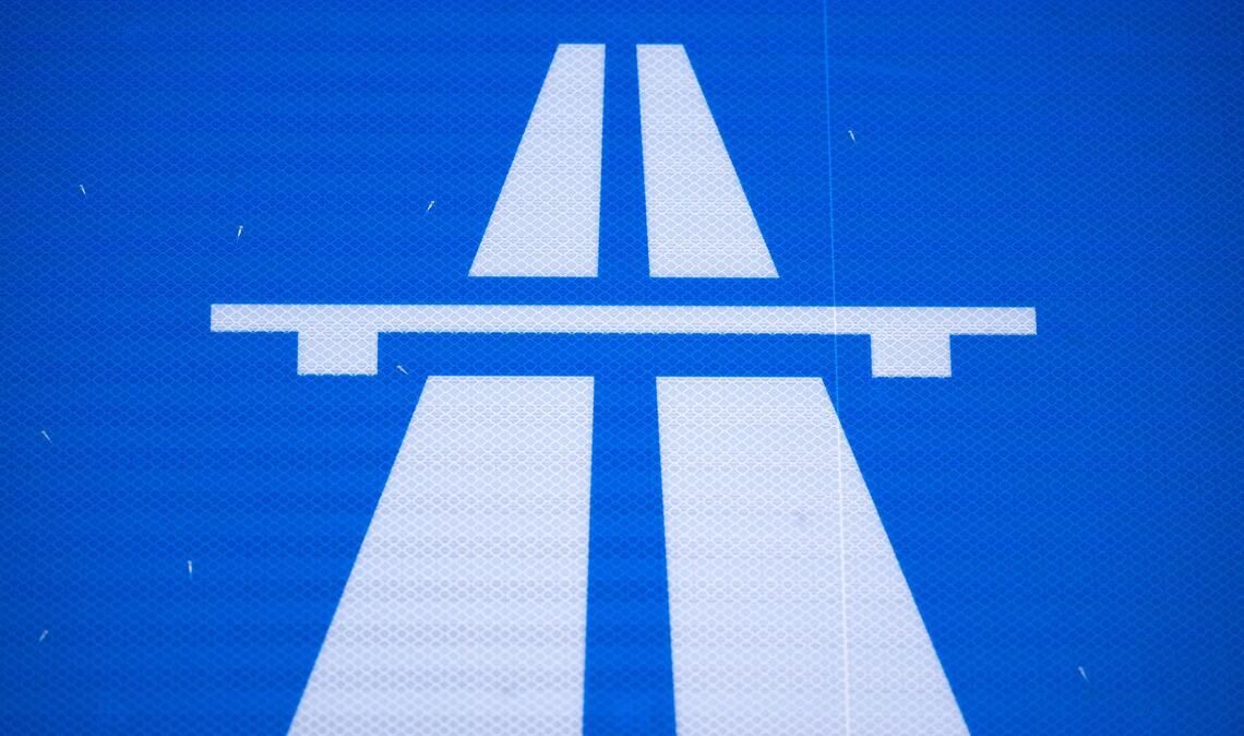 Noch mal rund 27 Millionen muss der Bund für die gescheiterte Pkw-Maut bezahlen. (Symbolbild)