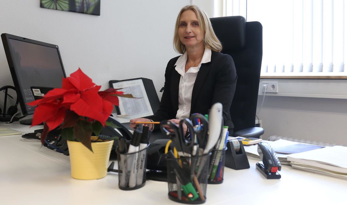 Noch steht die offizielle Ernennung aus, aber Uta Talke-Trübenbach kümmert sich als offizielle Stellvertreterin ohnehin längst um die Aufgaben der Schulleitung. Fotos: Deeg