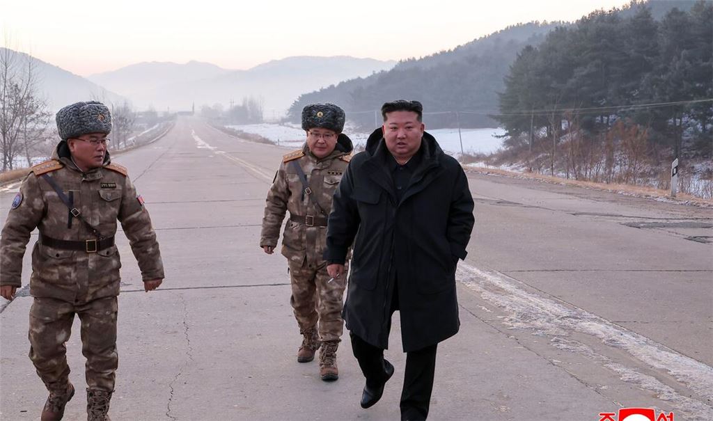 Nordkorea wird wegen des von Machthaber Kim Jong Un geförderten Atomwaffenprogramm mit weitreichenden UN-Sanktionen belegt. (Archivbild)