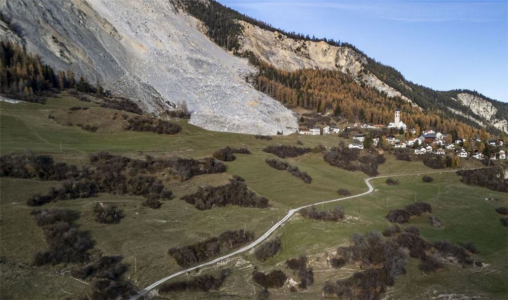 Nur noch 30 von 90 Einwohnern halten an ihrem Dorf Brienz fest. (Archivbild)
