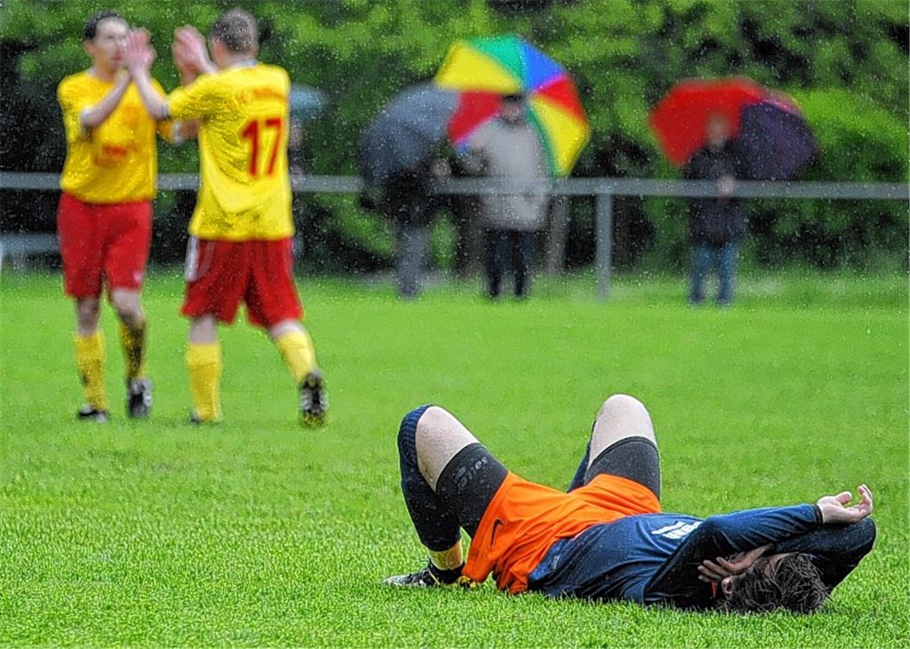 Nussbaum feiert, Knittlingen trauert. Für die Fauststädter bleibt der Aufstieg in diesem Jahr ein Traum. Fotos: Fotomoment