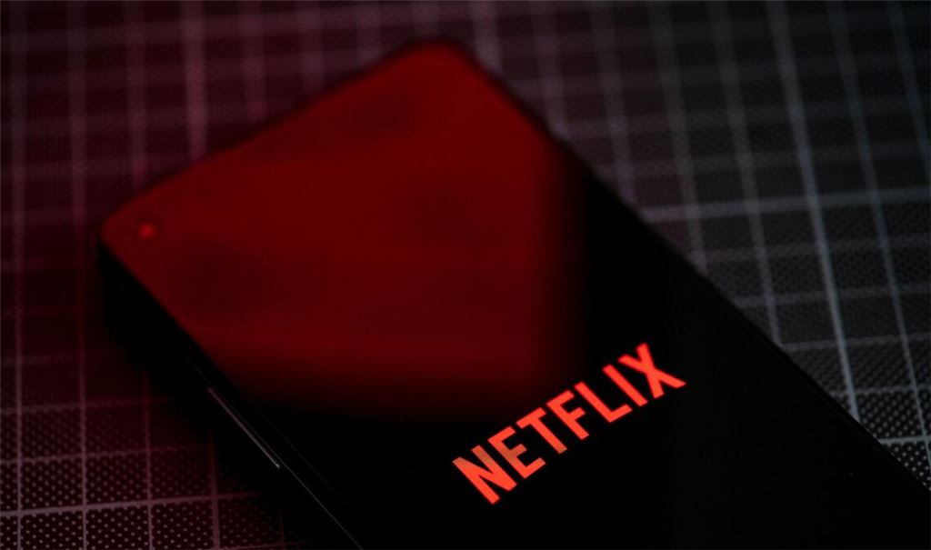 Nutzer der Netflix-App werden Clips im Hochformat zu sehen bekommen. (Archivbild)