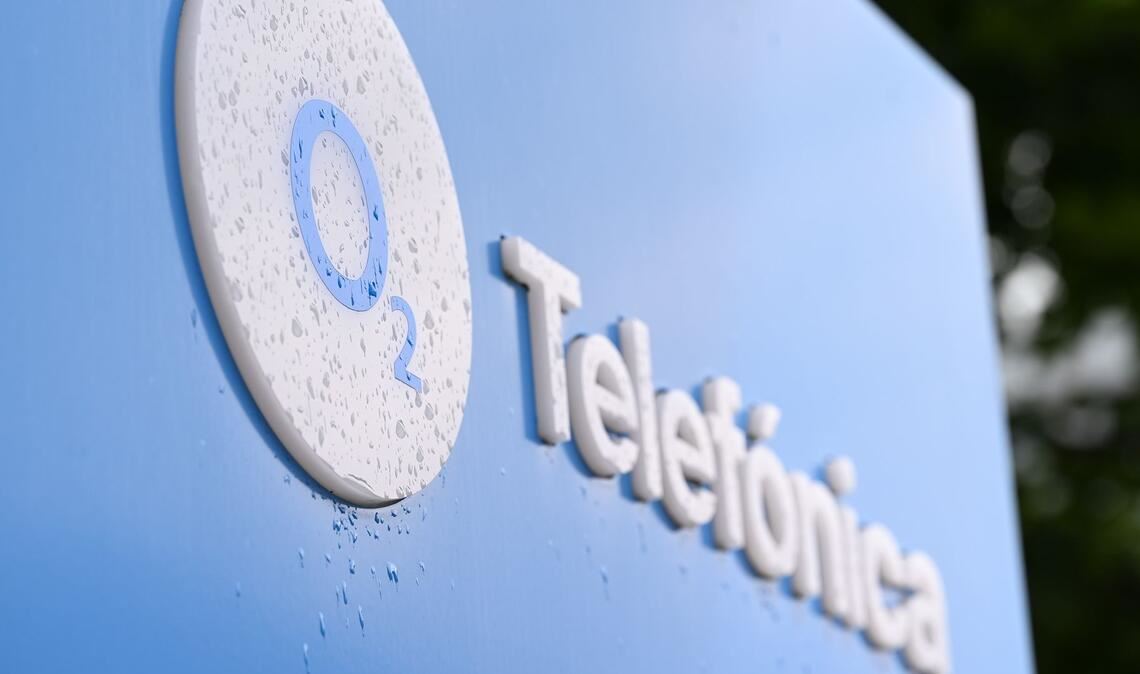 O2-Logo am Düsseldorfer Standort des Telekommunikationsanbieters - dort war bis 2014 die E-Plus-Zentrale.