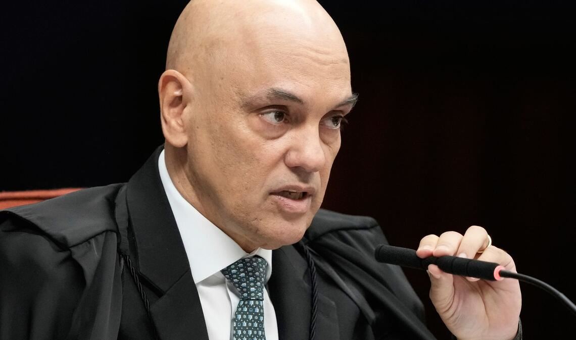 Oberster Richter Alexandre de Moraes eröffnet die Urteilsfindung.
