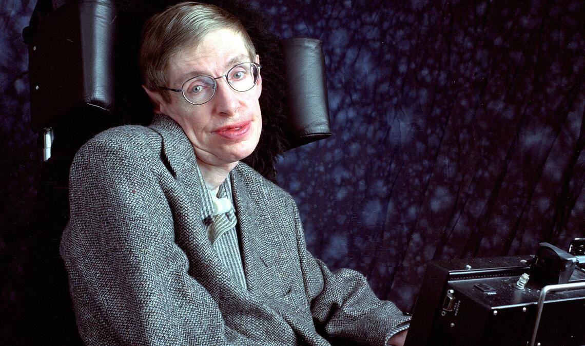 Ohne  seine Theorien ist die moderne Astrophysik nicht vorstellbar. Und doch hatte Stephen Hawking nie einen Nobelpreis für Physik erhalten.