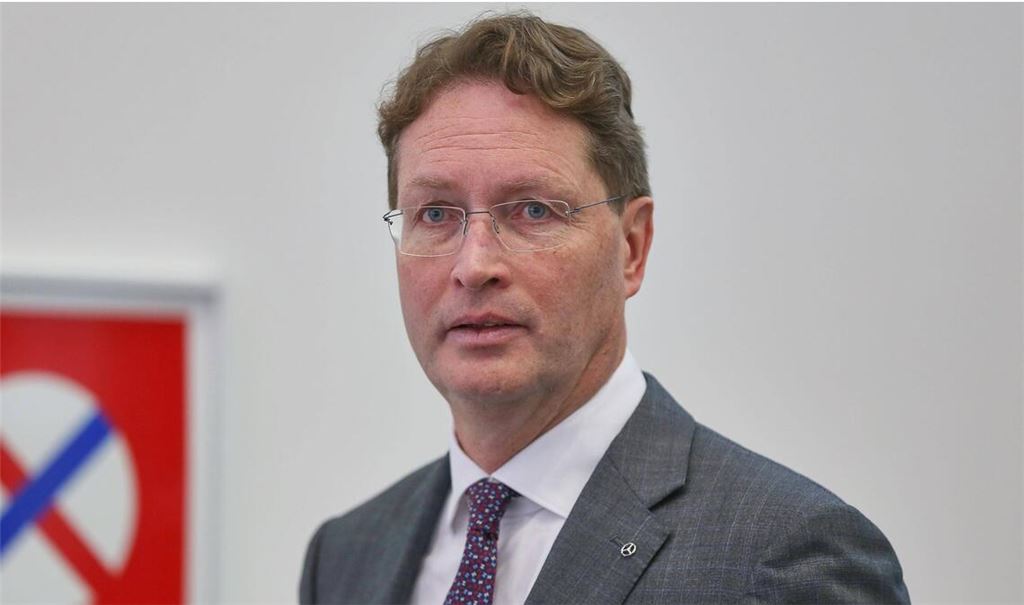Ola Källenius will mit Mercedes einen Teil zum Frieden beitragen.