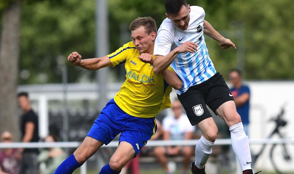 Oliver Lochmüller (links) erwies sich in Kornwestheim nicht nur als zweikampfstark, sondern vor allem treffsicher.Archiv