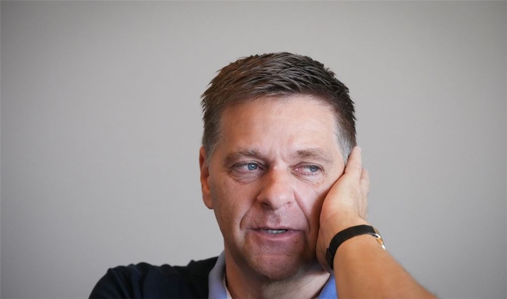 Oliver Ruhnert, Geschäftsführer Profifußball und Leiter der Lizenzspielerabteilung des 1. FC Union Berlin, beim Interview mit der dpa.