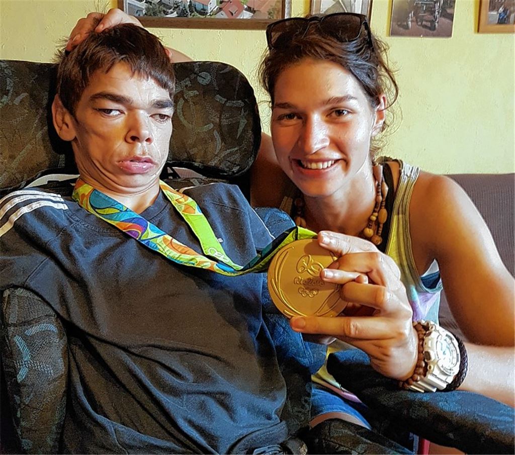 Olympiasiegerin unterstützt Familienherberge