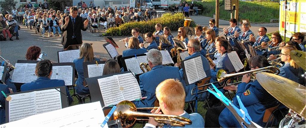 Open-Air: Der Musikverein Illingen hat am Samstag zum Serenaden-Konzert eingeladen. Foto: Stahlfeld