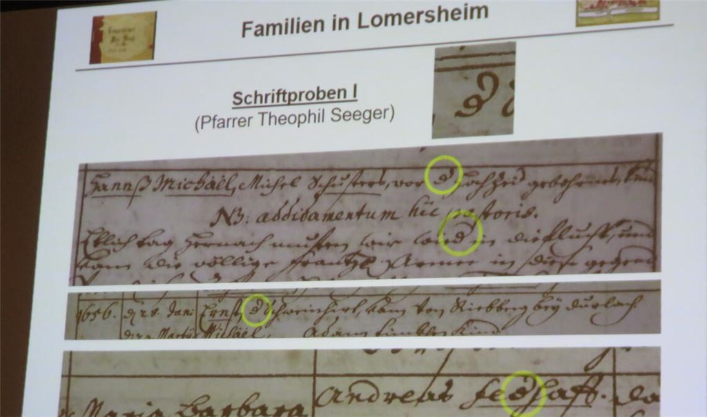 Ortsfamilienbuch-Autor Dr. Karl Hittler (nächstes Bild unten) lässt in seinen Vortrag nicht nur Statistiken einfließen, die unter anderem besagen, dass die Familie Boger im untersuchten Zeitraum mit Abstand am häufigsten vorkommt, sondern er zeigt auch Schriftproben und gibt Einblicke in seine Entzifferungsarbeit. Fotos: Becker