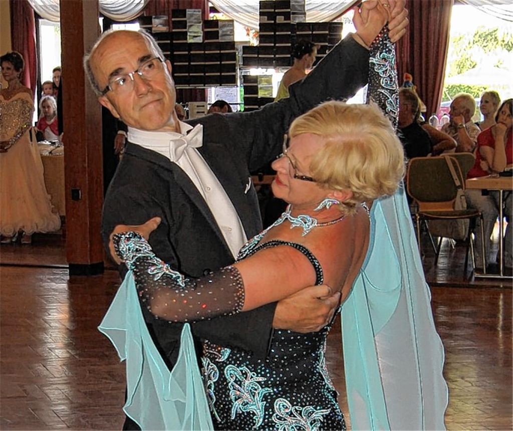 Otto und Hildegard Bertsch, hier bei einem Turnier in Enzklösterle, streben auf eigenem Parkett für den TSC Illingen die Endrunde an. Foto: privat