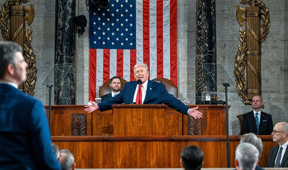 Padilla ging den Republikaner vor allem wegen seiner umstrittenen Migrationspolitik an.